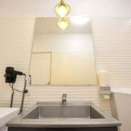 Ideal Center Apartment *