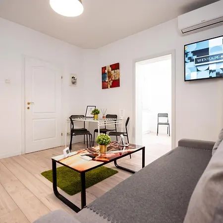 Ideal Center Apartment