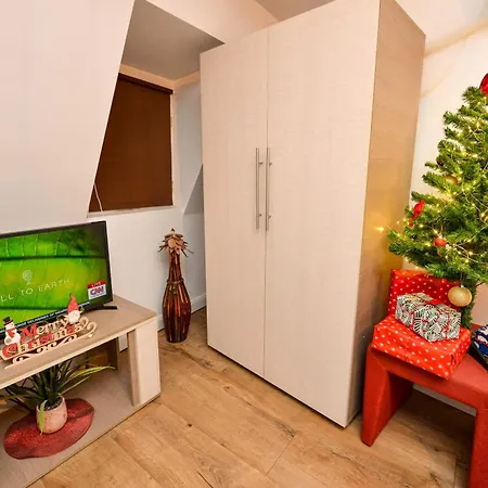 Ideal Center Apartment *